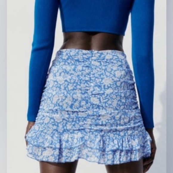 NWOT Zara draped Blue White floral print skirt women’s size Small - Picture 3 of 8